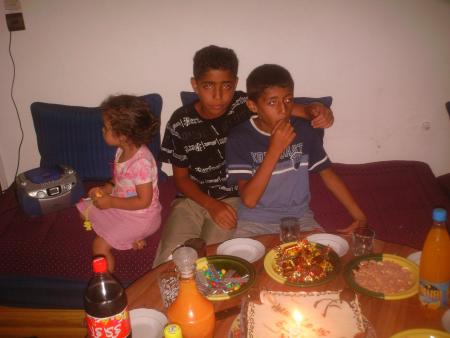 c mes couzins ali et hamza et ma petite couzine kenza