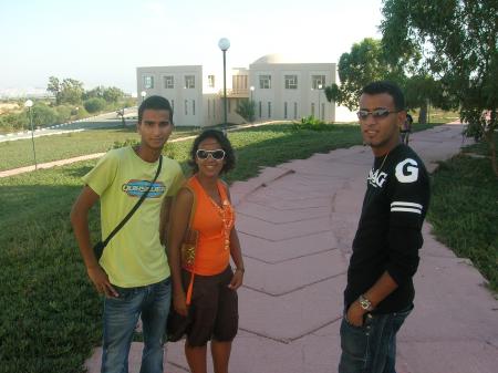 la c'est kamal et ma soeur mouna et moi biensur lol