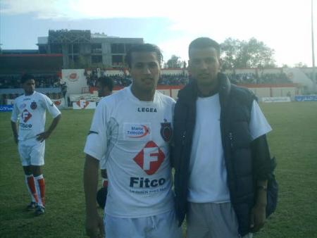 je suis la avec un joueur de ocs c'est khama c zaz le terrain