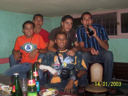 la c'est moi avec mes amis le jour de ce fete c'etais le 15/11/2006